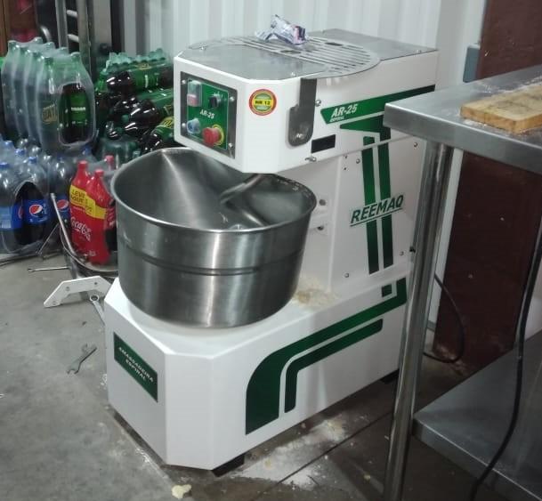 Em Araranguá, mulher fica com braço preso em máquina 