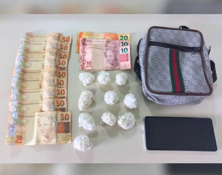 Policiais apreendem 500 pedras de crack em Tubarão