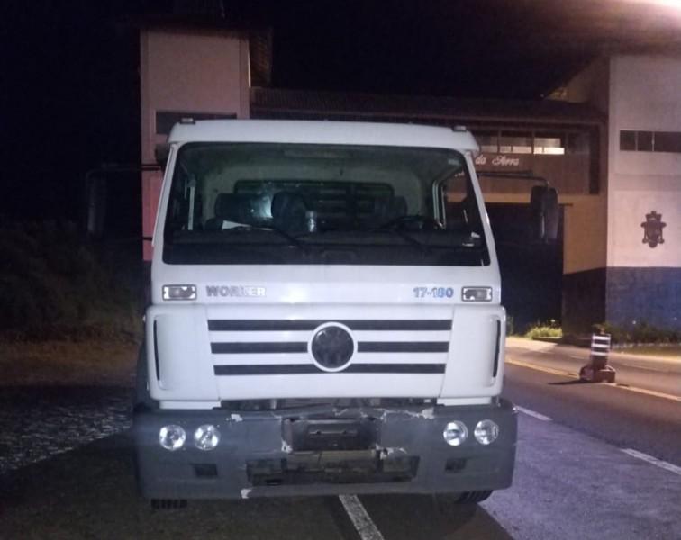 Boi é atropelado por caminhão em Bom Jardim da Serra