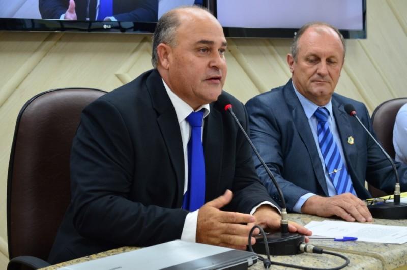 Edson Luiz do Nascimento assume cadeira no Legislativo