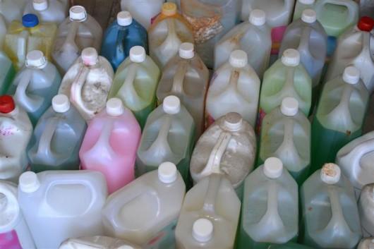 Vigilância Sanitária recolhe produtos de limpeza irregulares