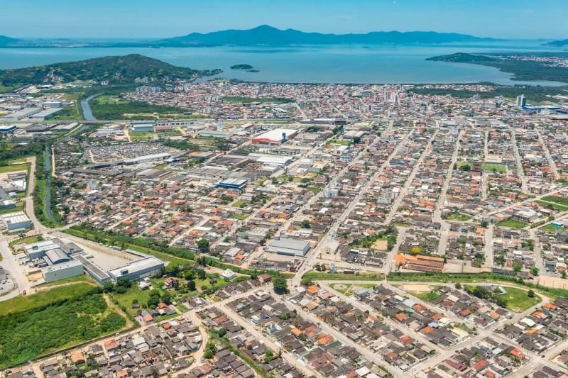 Pelo Estado 15/08: Santa Catarina terá mais vereadores em 2025