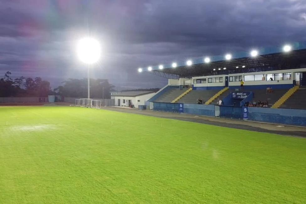 Novo sistema de iluminação começa a ser testado no Estádio da Montanha