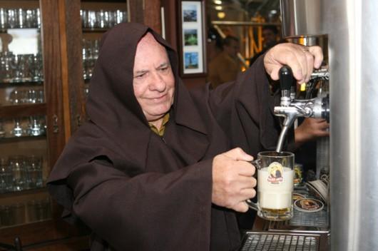Festa do Clube Amigos do Monge reúne cerca de 400 pessoas