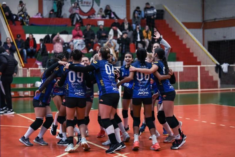 Sem perder nenhum jogo, Vôlei APAV conquista etapa do Estadual