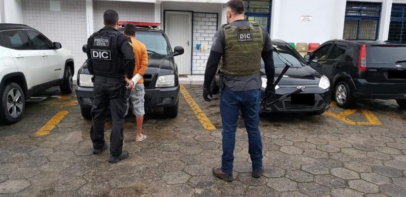 Santa Catarina: Operação PC 27 prende 181 pessoas e apreende 14 jovens e R$200 mil