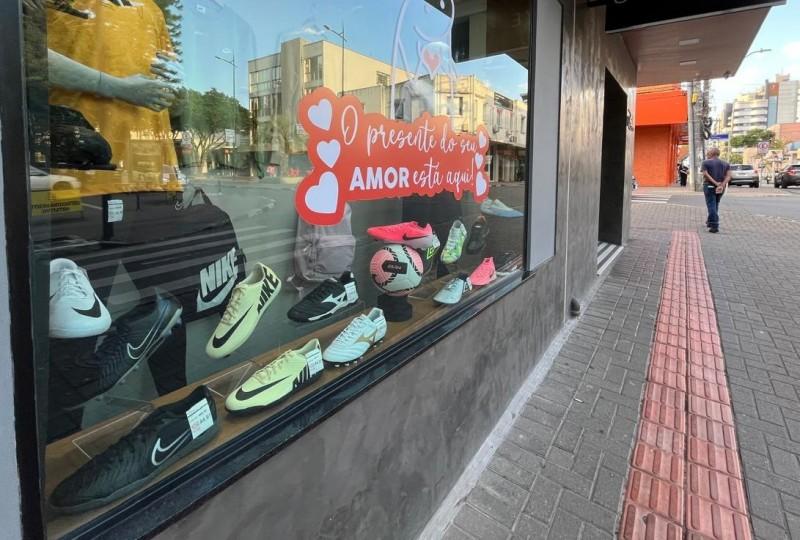 Comércio vive expectativa de aumento nas vendas às vésperas do Dia dos Namorados