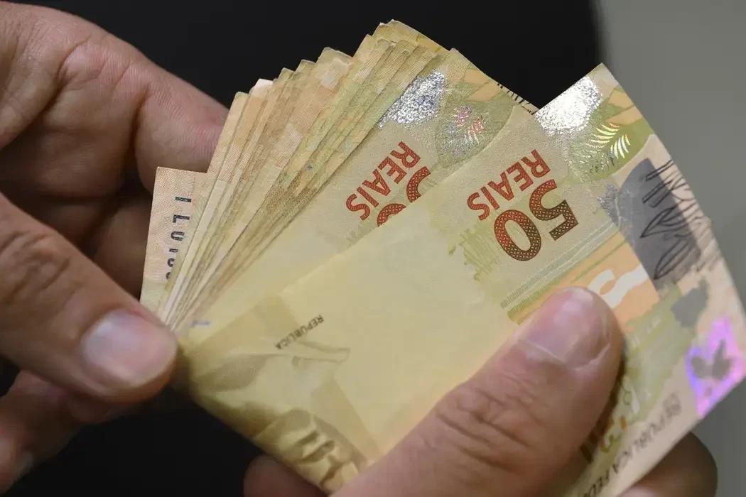 Lote extra do abono salarial será pago nesta quarta-feira