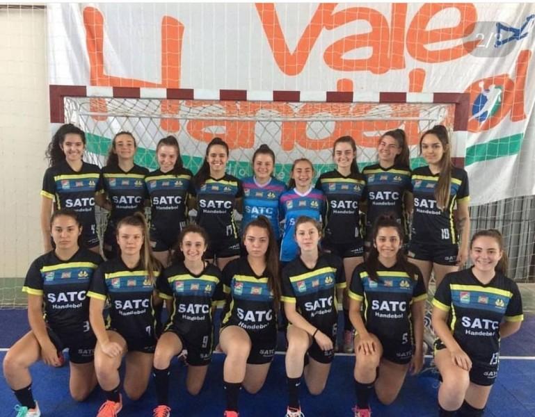 Handebol feminino apresenta elenco para a temporada de 2020