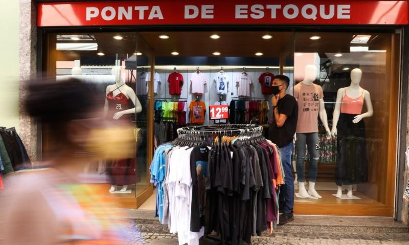 FGV: inflação pelo IPC-S acumula alta de 8,76% em 12 meses