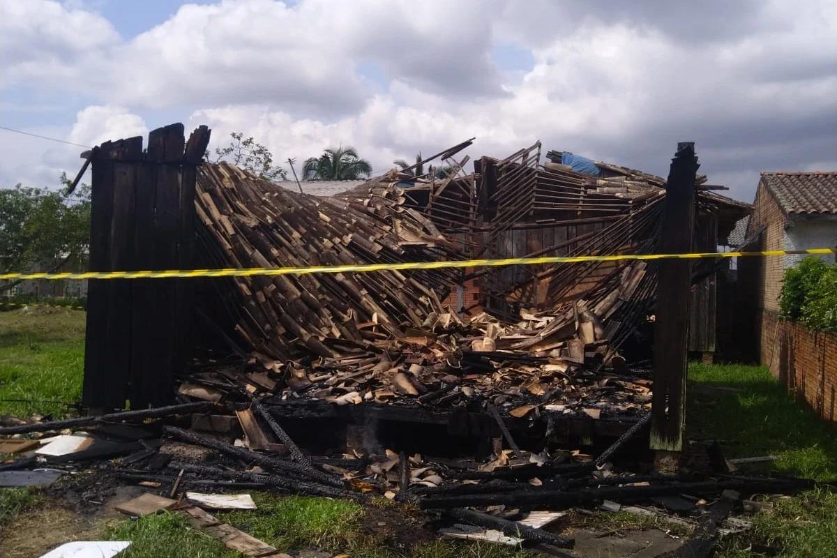 Nova Veneza: suspeito de atear fogo em casa é preso pela PM