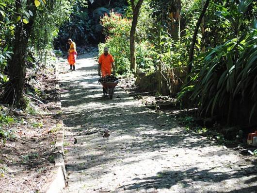 Gruta Nossa Senhora de Lourdes recebe mutirão de limpeza