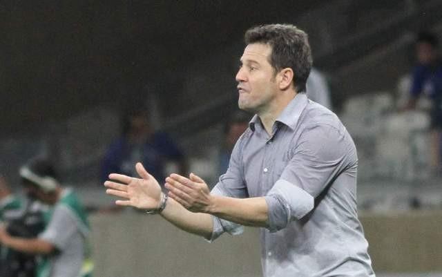 Argel assume o comando do Figueirense