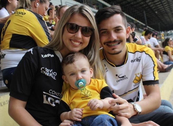 Domingo com sol tímido leva tricolores ao Majestoso 
