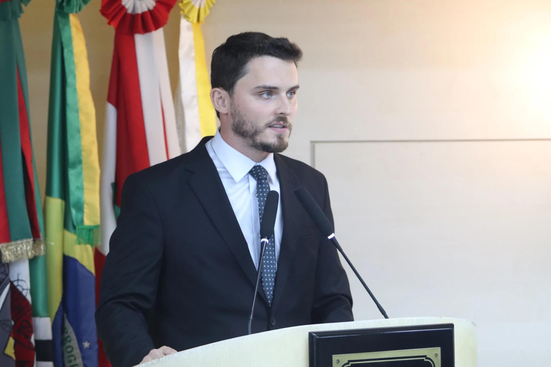 Vereador solicita dados sobre filas de espera na saúde de Criciúma