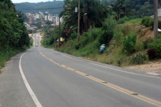 Moradores ameaçam paralisar trânsito na SC-390, em Orleans