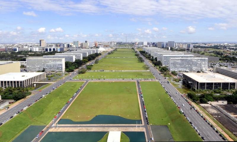 Governo autoriza preencher mais de 3 mil vagas no serviço público