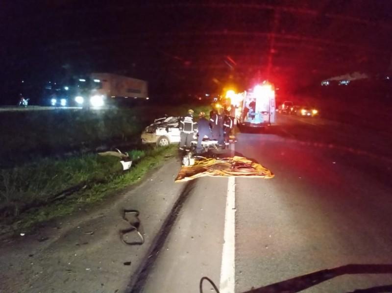 Saída de pista seguida de capotamento é registrada em Tubarão