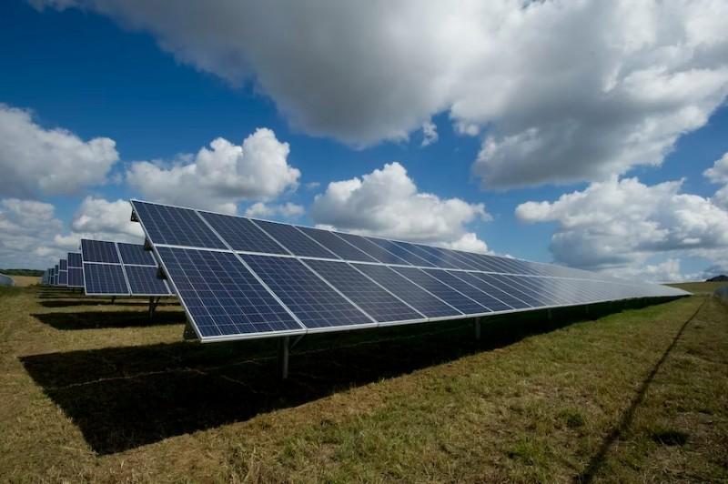 Criciúma: usina solar para geração de energia nas escolas municipais será chamada de Fazenda Nikola Tesla