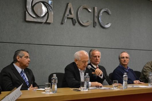 Ministro do Trabalho e Emprego recebe reivindicações elaboradas pela Acic