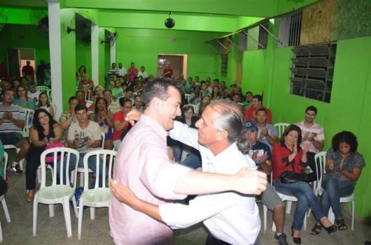 Brezola e Arnoldo reúnem militantes e apoiadores em plenária