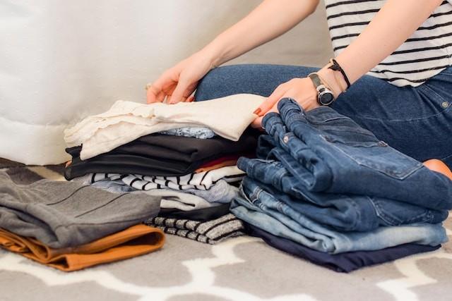 Apae Cocal do Sul pede doações de roupas e calçados para uso escolar