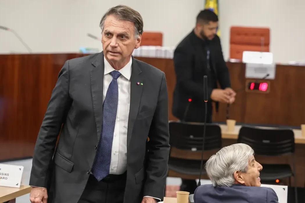 Defesa de Bolsonaro recorre contra prisão domiciliar