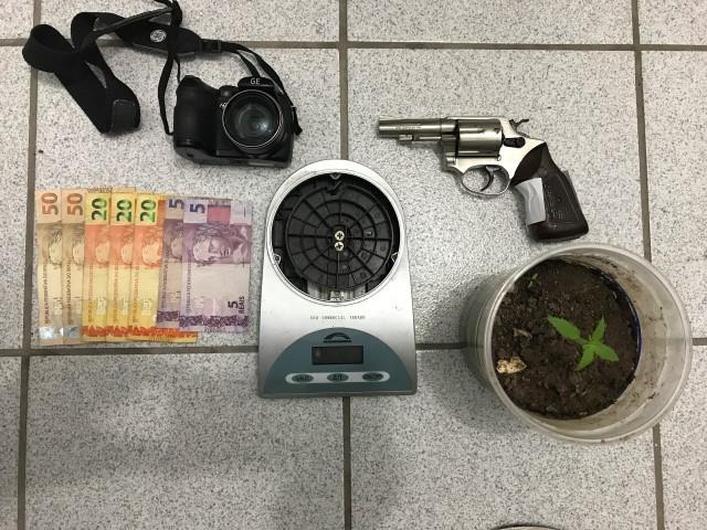 Após denúncias, morador é detido por tráfico de drogas e roubo 