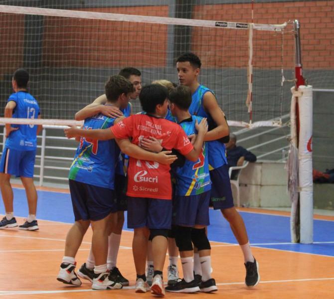 Vôlei de Forquilhinha disputa três competições neste fim de semana