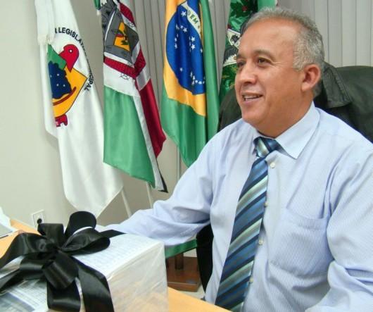 Ministro vai receber 50 mil assinaturas