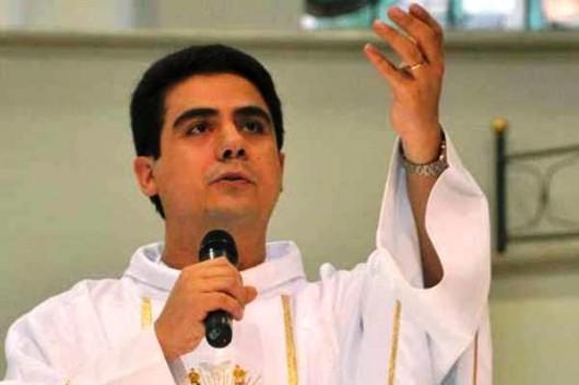 Padre Robson fará show no Parque das Nações