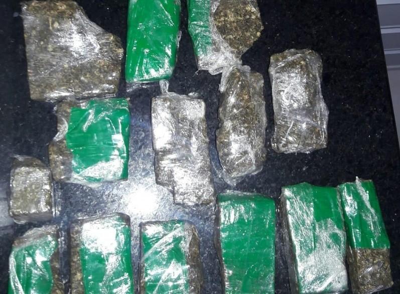 Traficante é preso com quase meio quilo de maconha no Centro de Braço do Norte 