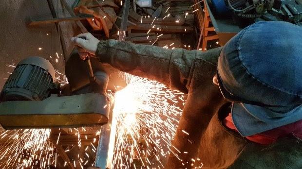Indústria catarinense registra maior alta do país em fevereiro, aponta IBGE