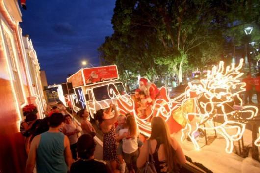 Caravana de Natal da Coca-Cola passa por Criciúma nesta terça-feira