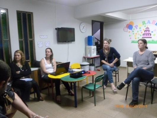 Alunos surdos da rede municipal terão aulas de libras