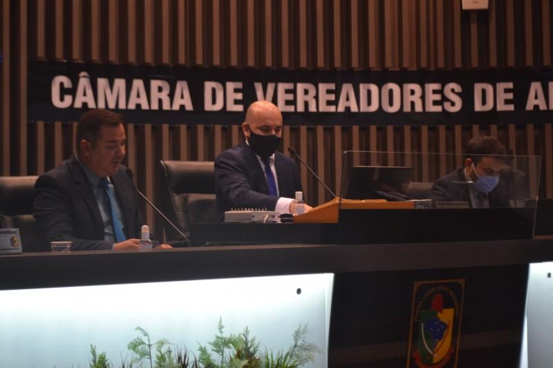Vereadores de Araranguá aprovam reposição salarial para servidores do município