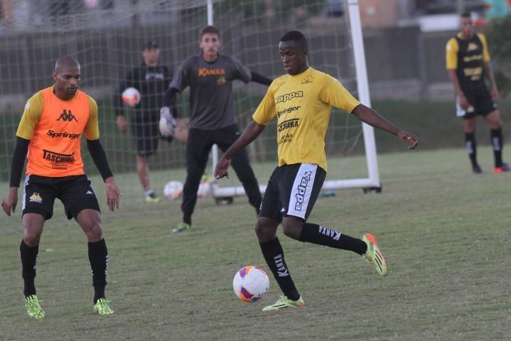 Após derrota, grupo tricolor retorna a Criciúma