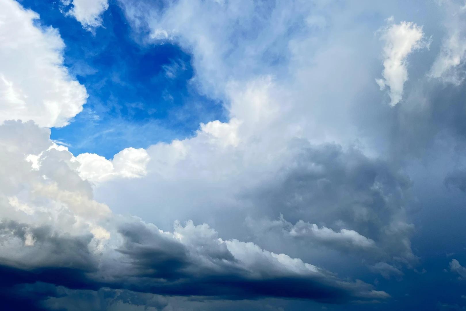 Sensação de abafamento com possibilidade de chuva persiste neste domingo