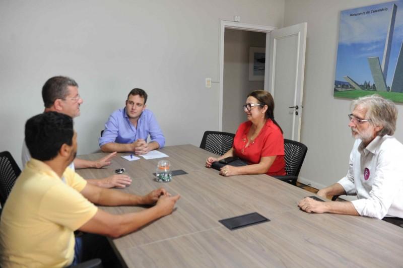 Deputado assume compromisso para permanência da Superintendência Regional da Caixa em Criciúma