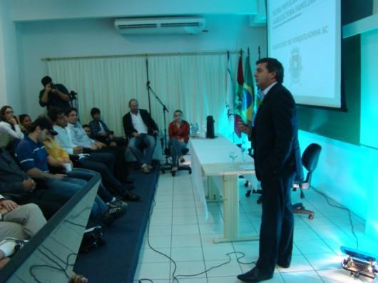 Feira e cooperativa de Forquilhinha são apresentadas em ciclo de palestras da Udesc