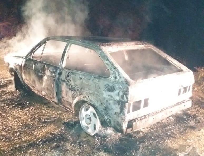 Veículo é destruído por incêndio no município de Braço do Norte