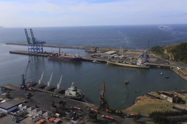 Porto de Imbituba receberá navio gigante vindo da Ásia