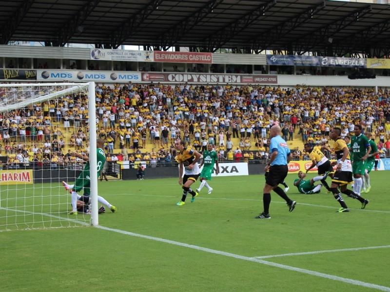 Desempenho não foi bom, mas vitória motiva, avalia Drubscky