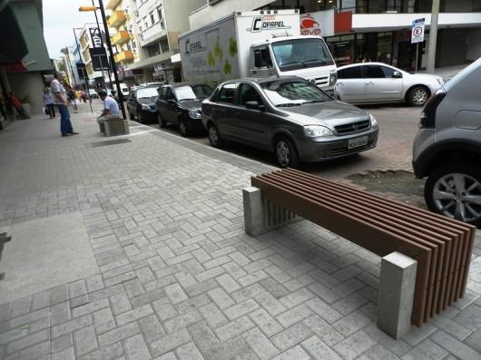 Uma prévia do mobiliário do Coronel Pedro Benedet Open Shopping está na rua