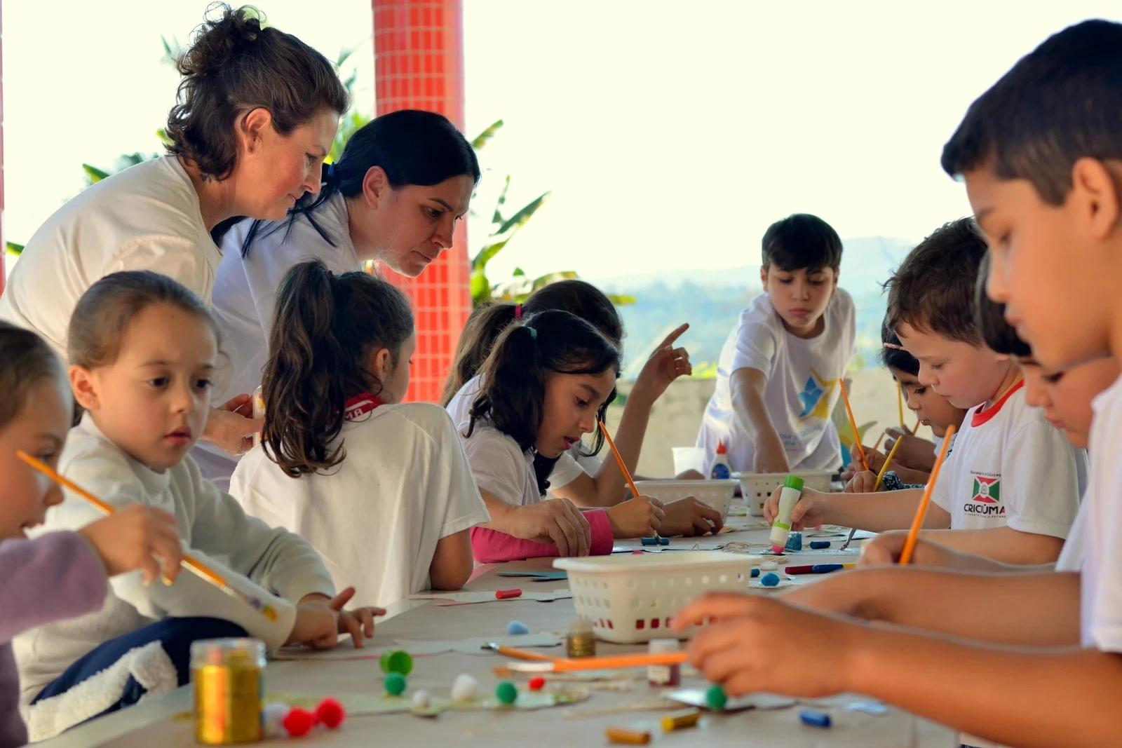 Escola de Criciúma celebra o Dia da Paz e da Conciliação com contação de histórias