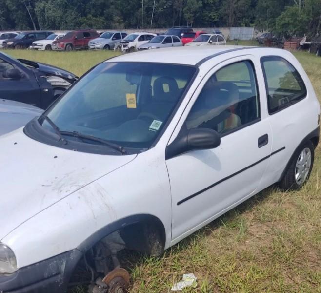 Carro furtado em Criciúma é encontrado abandonado em Siderópolis