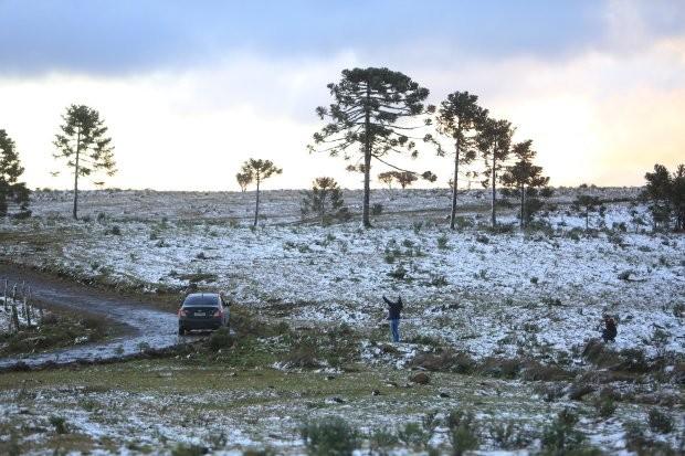 Semana começa com frio intenso e possibilidade de neve na Serra de Santa Catarina