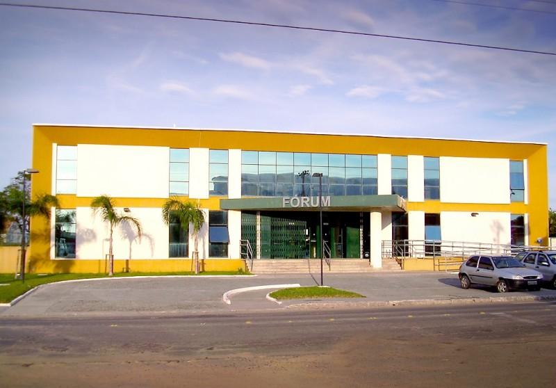 Ex-prefeito de Pescaria Brava é condenado por aquisição irregular de imóvel