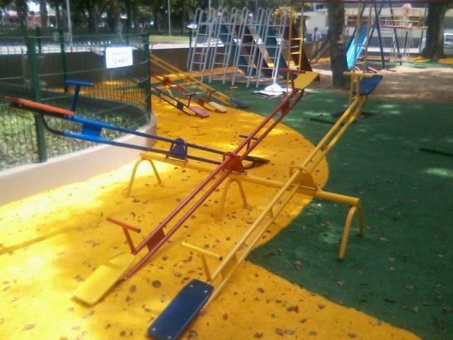  Empreiteira promove correções em estrutura de parque infantil