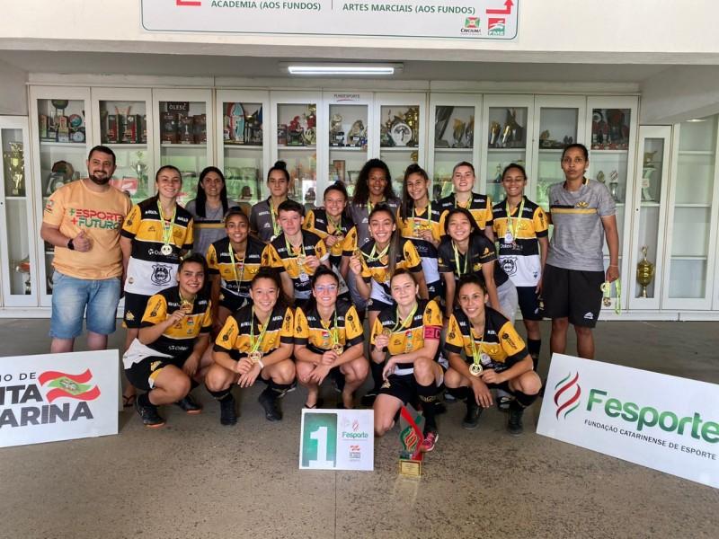 Criciúma é campeã do futsal masculino e feminino na etapa regional dos Jasc